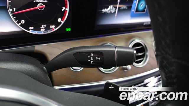 Mercedes-Benz E-Class (W213) E300 4MATIC Exclusive 2020 — фото 9