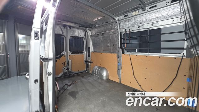 Renault Korea Master 2.3 Van L 2019 — фото 12