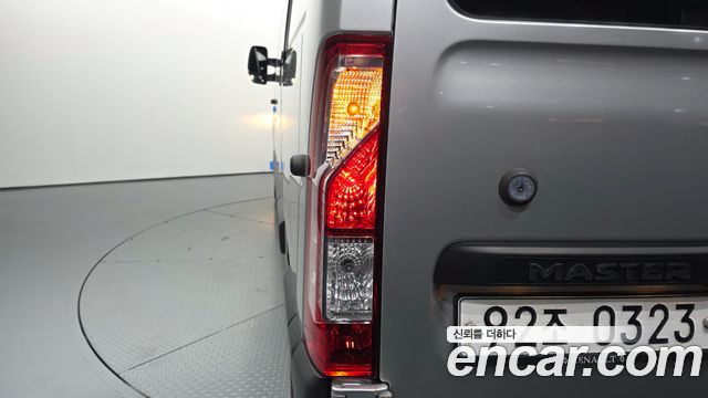 Renault Korea Master 2.3 Van L 2019 — фото 23
