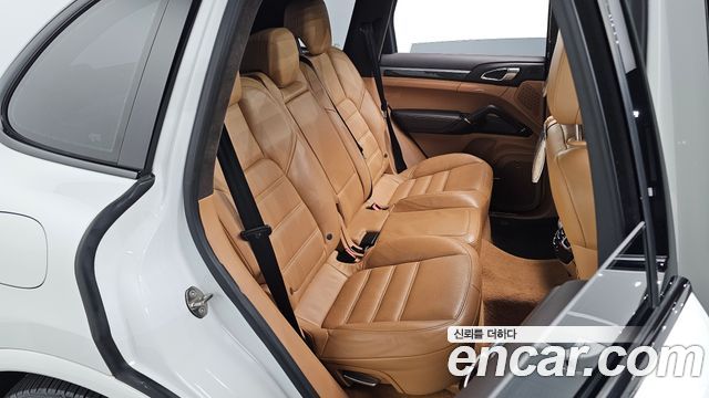 Porsche Cayenne 3.6 GTS 958 2016 — фото 15