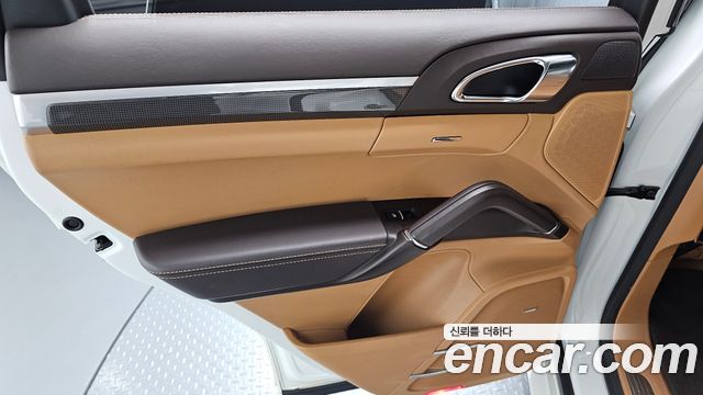 Porsche Cayenne 3.6 GTS 958 2016 — фото 31