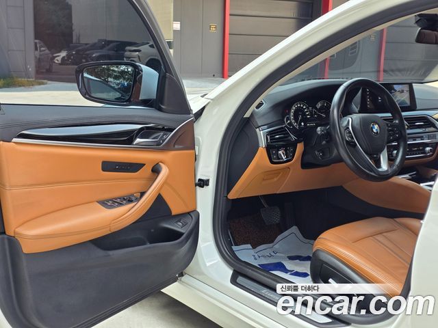 BMW 5 Series (G30) 520d Luxury Special Edition 2018 — фото 6