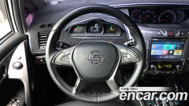 KG Mobility (SsangYong) Korando Turismo 4WD Outdoor Edition 9-seater 2017 — фото 13