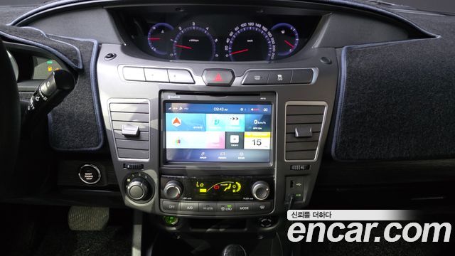 KG Mobility (SsangYong) Korando Turismo 4WD Outdoor Edition 9-seater 2017 — фото 14