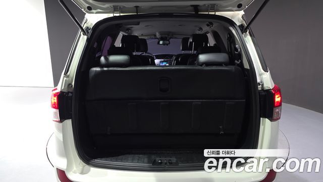 KG Mobility (SsangYong) Korando Turismo 4WD Outdoor Edition 9-seater 2017 — фото 20