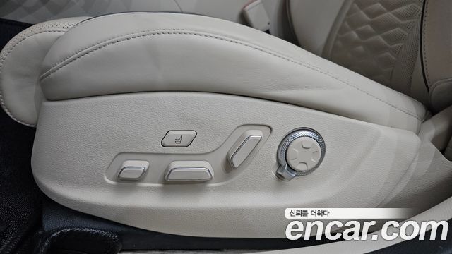 Genesis G80 (RG3) Gasoline 3.5 Turbo AWD 2025 — фото 31