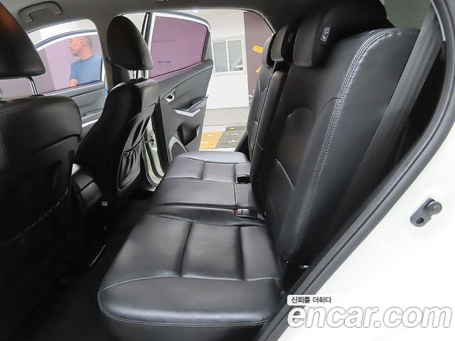 KG Mobility (SsangYong) Style Korando C 2.2 RX 2WD High DLX 2017 — фото 10