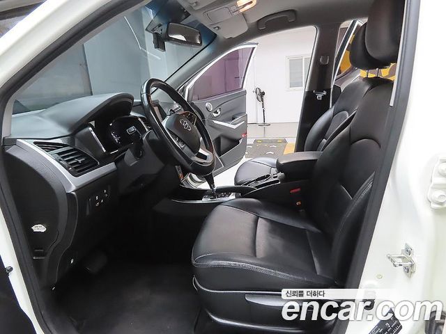 KG Mobility (SsangYong) Style Korando C 2.2 RX 2WD High DLX 2017 — фото 16