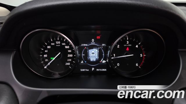 Land Rover Discovery Sport 2.0 TD4 HSE Luxury 2018 — фото 8