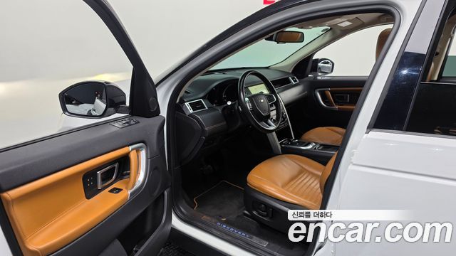 Land Rover Discovery Sport 2.0 TD4 HSE Luxury 2018 — фото 10