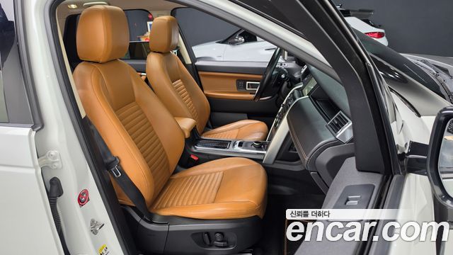 Land Rover Discovery Sport 2.0 TD4 HSE Luxury 2018 — фото 15