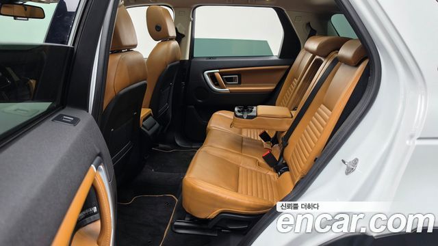 Land Rover Discovery Sport 2.0 TD4 HSE Luxury 2018 — фото 16