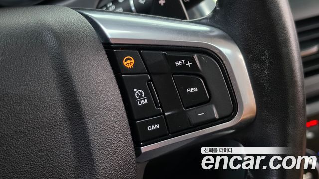 Land Rover Discovery Sport 2.0 TD4 HSE Luxury 2018 — фото 18
