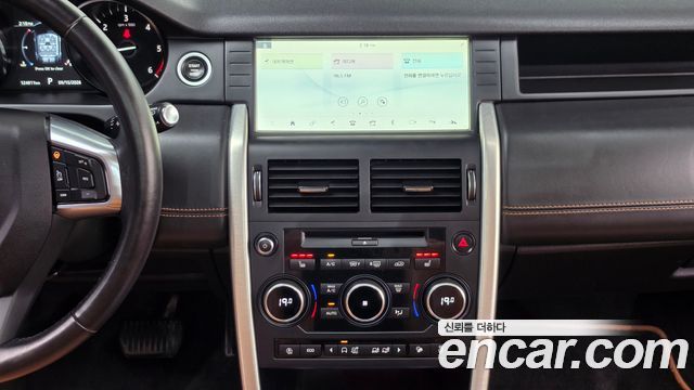 Land Rover Discovery Sport 2.0 TD4 HSE Luxury 2018 — фото 19