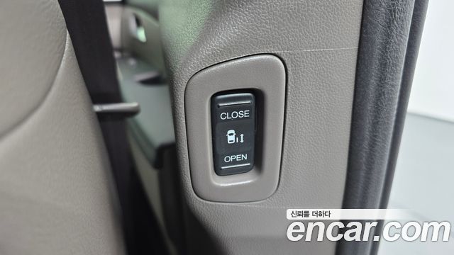Honda Odyssey 3.5 4th 2015 — фото 20