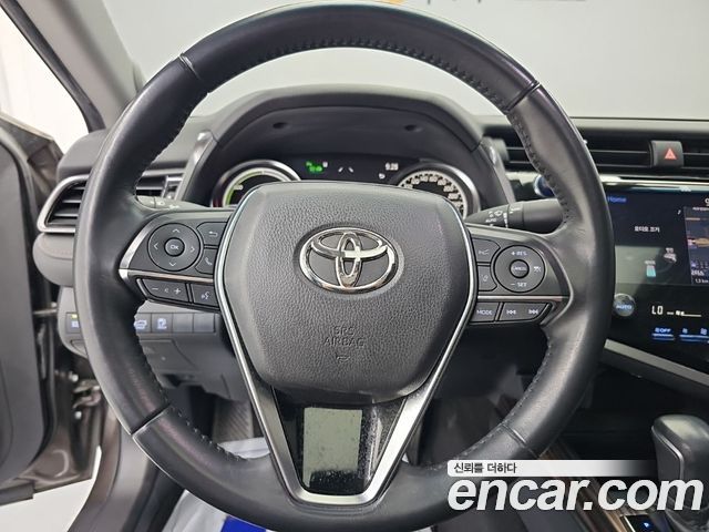 Toyota Camry (XV70) 2.5 XLE Hybrid 2019 — фото 9