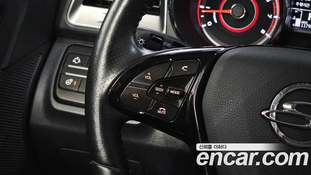 KG Mobility (SsangYong) Tivoli LX 2WD 2017 — фото 17