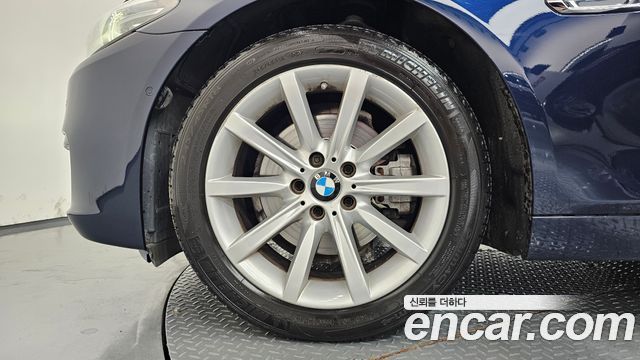 BMW 5 Series (F10) 528i 2015 — фото 5