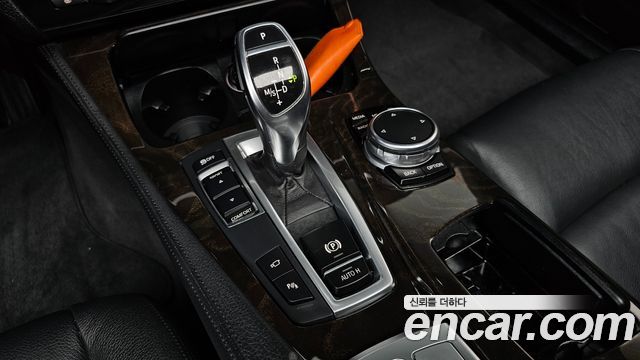 BMW 5 Series (F10) 528i 2015 — фото 9