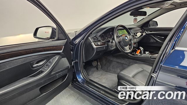 BMW 5 Series (F10) 528i 2015 — фото 10