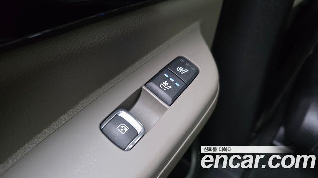 Kia Carnival (IV) HEV 7seater Signature 2025 — фото 28