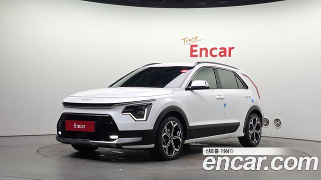 Kia Niro Signature 2022 — фото 1