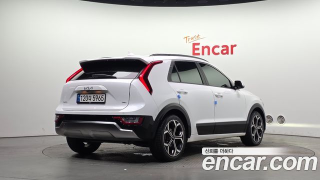 Kia Niro Signature 2022 — фото 2