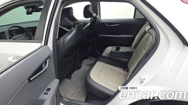 Kia Niro Signature 2022 — фото 12