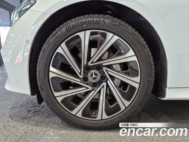Mercedes-Benz E-Class (W214) E300 4MATIC Exclusive 2026 — фото 5