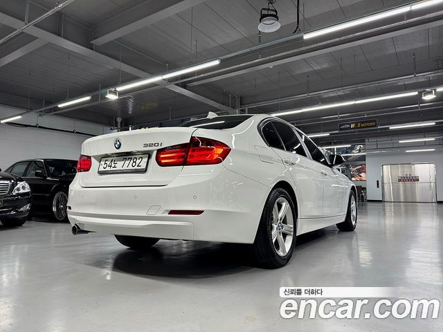 BMW 3 Series (F30) 320i 2015 — фото 7