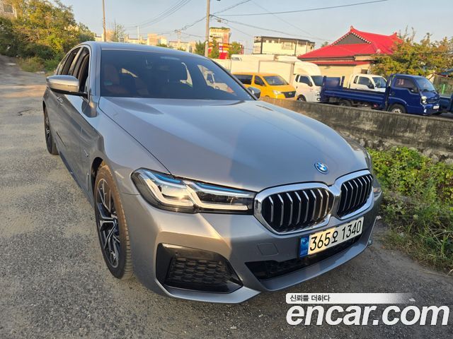 BMW 5 Series (G30) 530e M Sport 2023 — фото 1