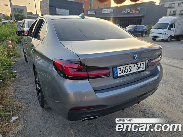 BMW 5 Series (G30) 530e M Sport 2023 — фото 4