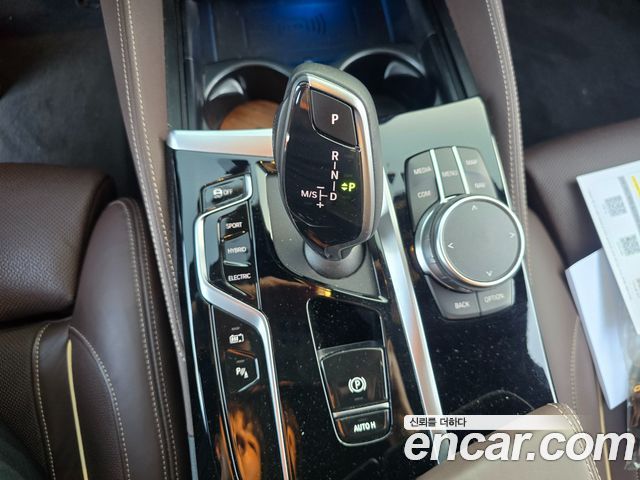 BMW 5 Series (G30) 530e M Sport 2023 — фото 17
