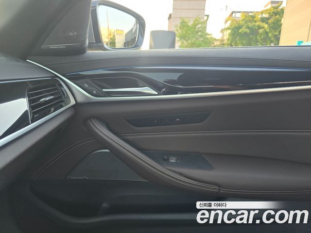 BMW 5 Series (G30) 530e M Sport 2023 — фото 20