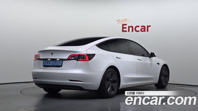 Tesla Model 3 Standard Range Plue RWD 2021 — фото 2