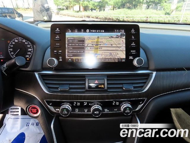 Honda Accord (X) 2.0 Turbo Sport 2018 — фото 18