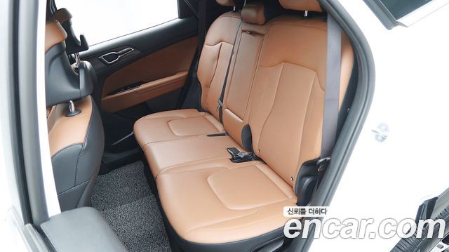 Kia Sportage (V) Gasoline 1.6 Turbo 2WD Signature 2023 — фото 8