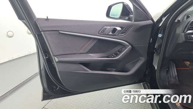 BMW 1 Series (F40) 118d Sport 2020 — фото 24