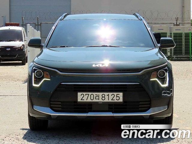 Kia Niro Prestige 2022 — фото 1