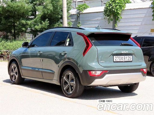 Kia Niro Prestige 2022 — фото 3