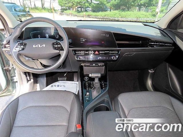 Kia Niro Prestige 2022 — фото 7