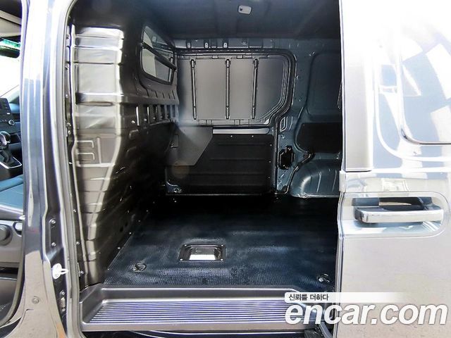 Hyundai Staria Cargo 3-Seater Modern 2023 — фото 6
