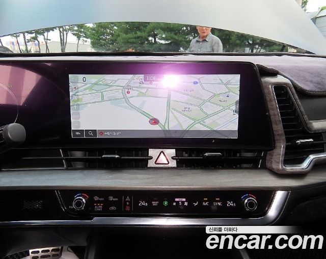 Kia Sportage Hybrid (V) 30Th Edition 4WD 2024 — фото 18