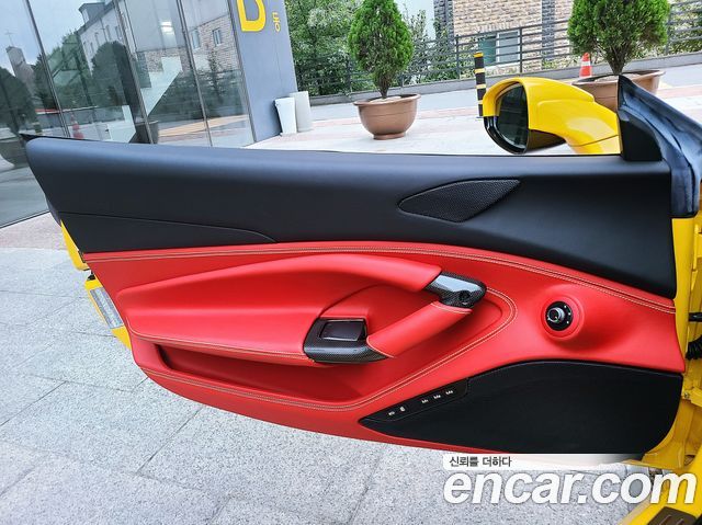 Ferrari F8 Spyder 3.9 V8 2021 — фото 19