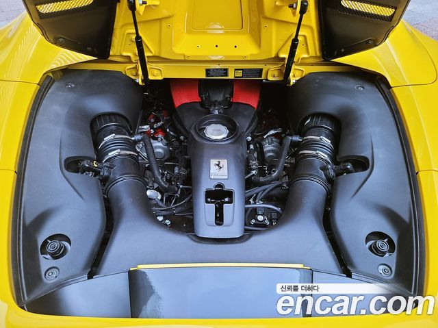 Ferrari F8 Spyder 3.9 V8 2021 — фото 21