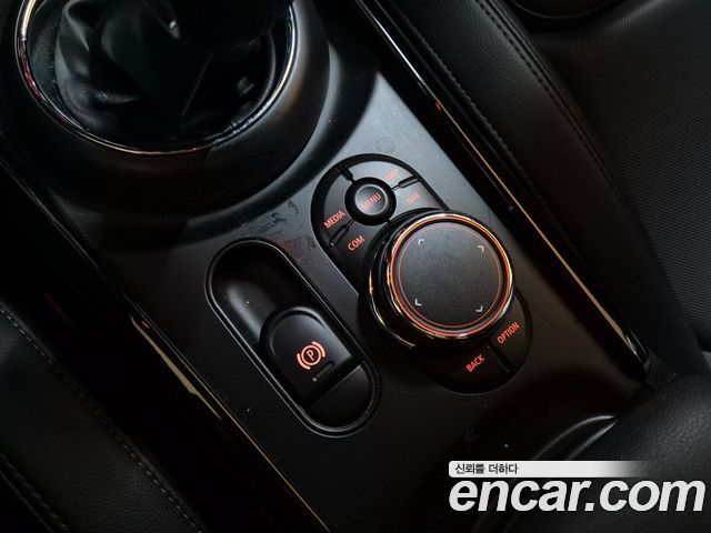 MINI Cooper Clubman Untied suit Edition 2nd 2019 — фото 18