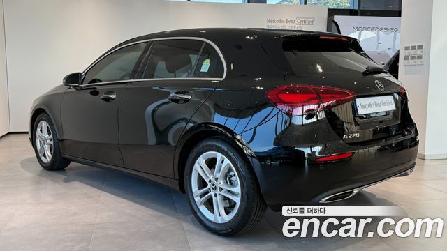 Mercedes-Benz A-Class (W177) A220 Hatchback 2026 — фото 3