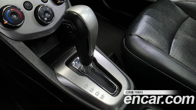 Chevrolet Aveo Sedan 1.4 Turbo LT 2017 — фото 9
