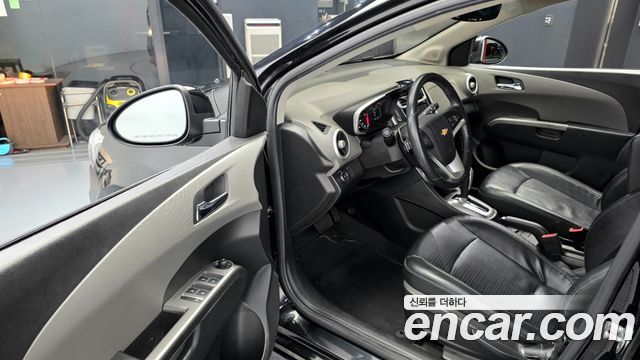 Chevrolet Aveo Sedan 1.4 Turbo LT 2017 — фото 10
