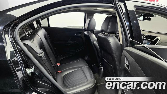 Chevrolet Aveo Sedan 1.4 Turbo LT 2017 — фото 11